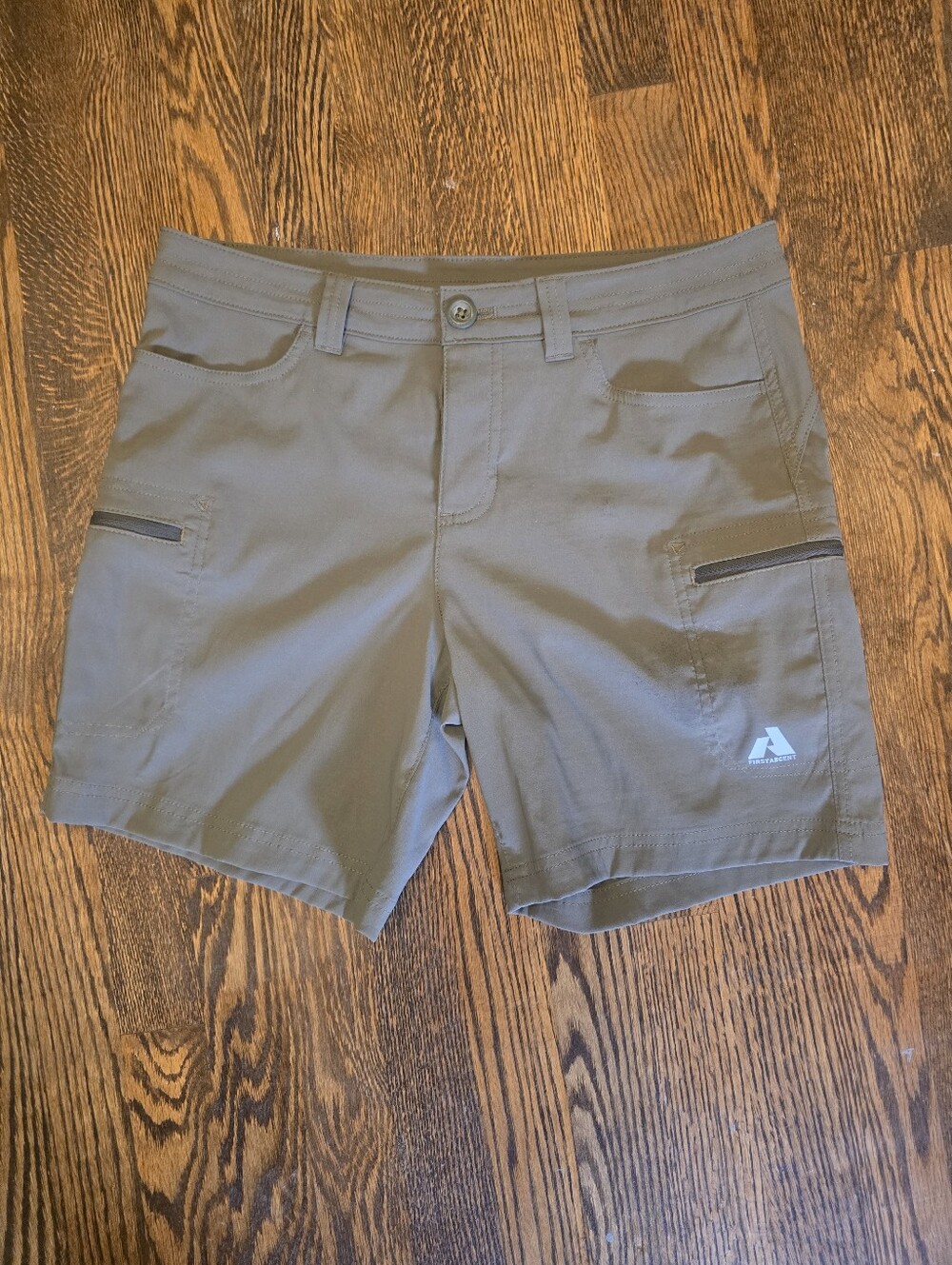 Eddie Bauer First Ascent Women's Hiking Cargo Shorts | Olive | Size 8